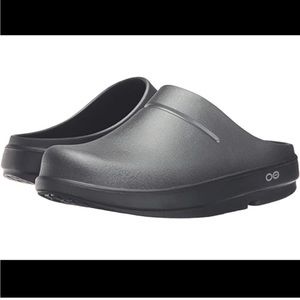 Oofos Oocloogs Clog Shoes